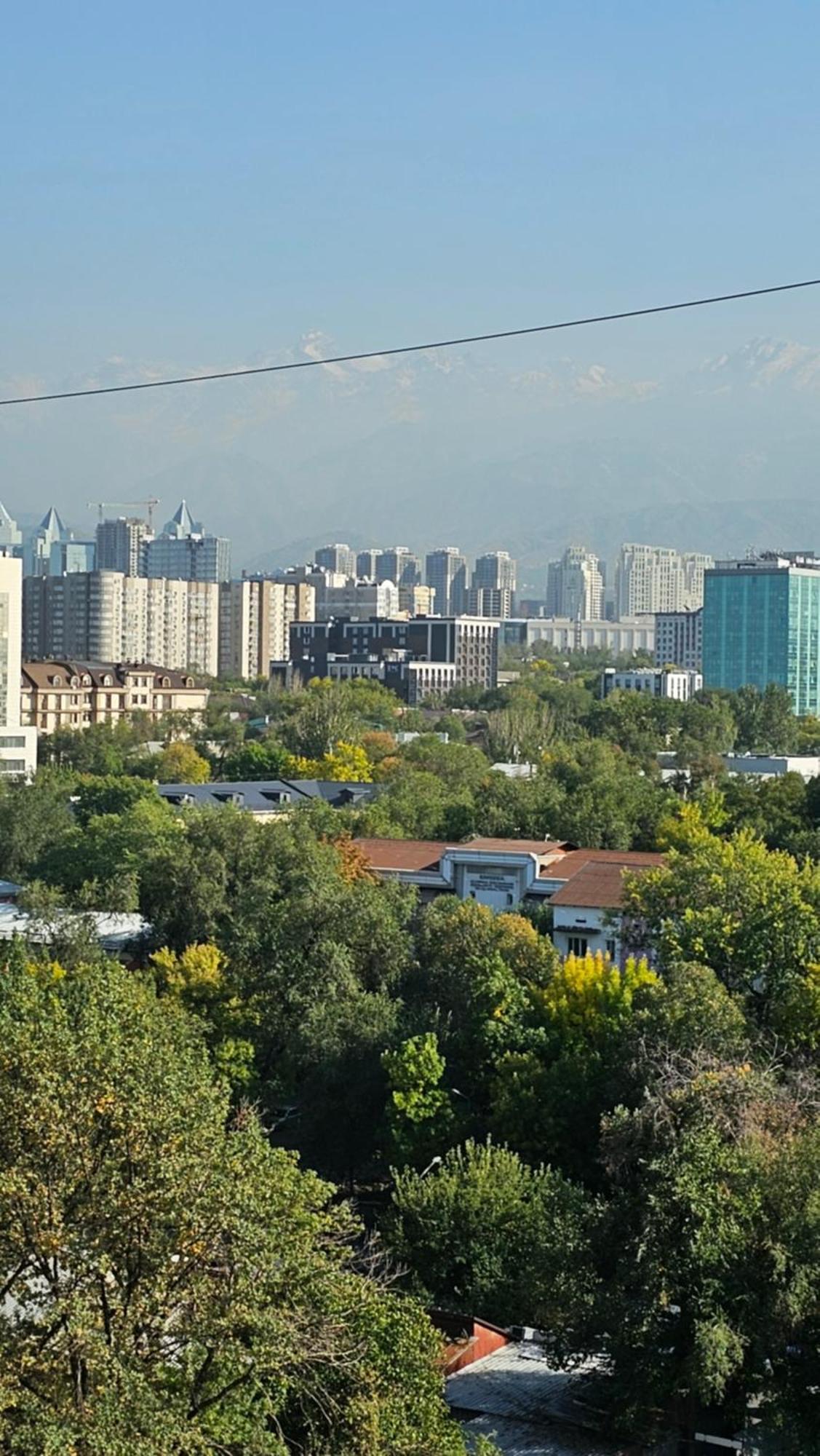 Новый Жк В Самом Центре Города Alma-Ata Exteriör bild